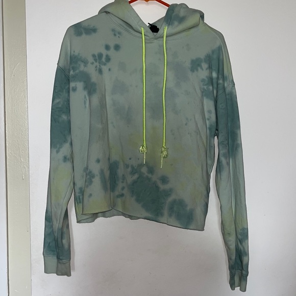 Tie dye cropped hoodie